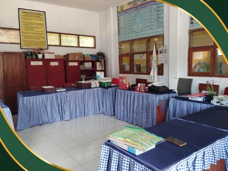 Ruang Kepsek / Guru